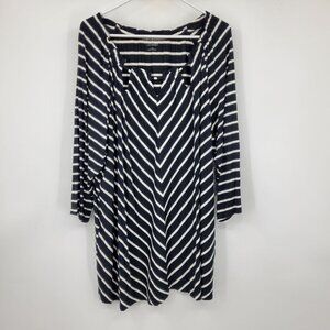 NWT Catherines Black and‎ White Striped 3/4 Sleeves Cutout Neck Detail Tunic Top